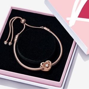 NEW ! Pandora bracelet with charm